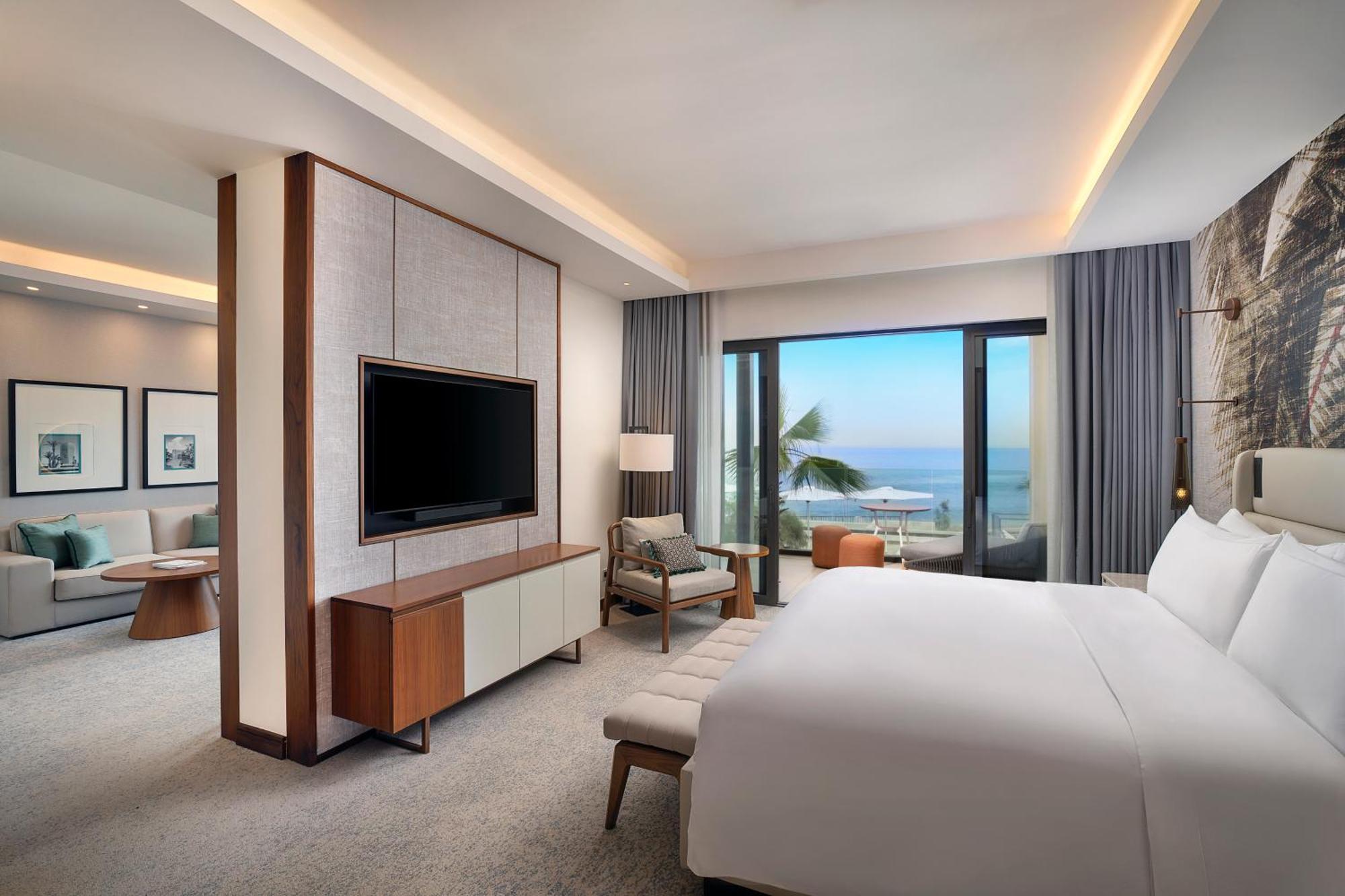 Suite Junior con cama extragrande y vistas al océano